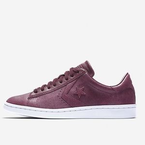 Converse Women's Chuck Taylor All Star Pro Leather